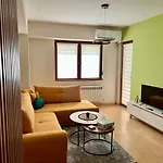 Urban Taft Stay Skopje-Modern Vodno View Suite With Private Parking