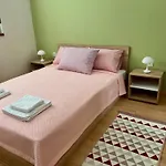 Urban Taft Stay Skopje-Modern Vodno View Suite With Private Parking 스코페