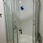 아파트 Urban Taft Stay Skopje-Modern Vodno View Suite With Private Parking