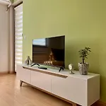 Urban Taft Stay Skopje-Modern Vodno View Suite With Private Parking 아파트