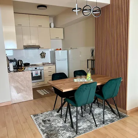 Urban Taft Stay Skopje-Modern Vodno View Suite With Private Parking * 스코페