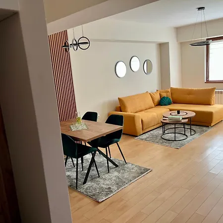아파트 Urban Taft Stay Skopje-Modern Vodno View Suite With Private Parking