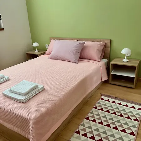 Urban Taft Skopje-vodno View With Underground Parking スコピエ