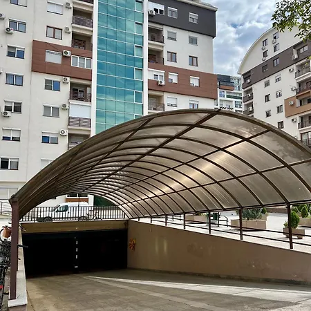 Urban Taft Skopje-vodno View With Underground Parking アパート *