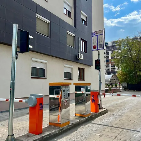 Urban Taft Stay Skopje-Modern Vodno View Suite With Private Parking * 스코페